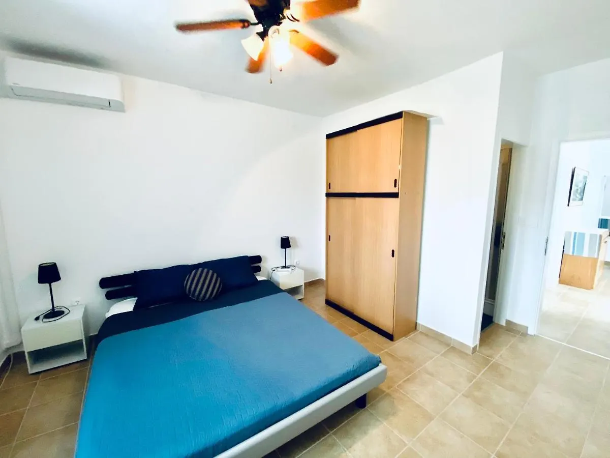 Villa Infinity Mandre 0*,